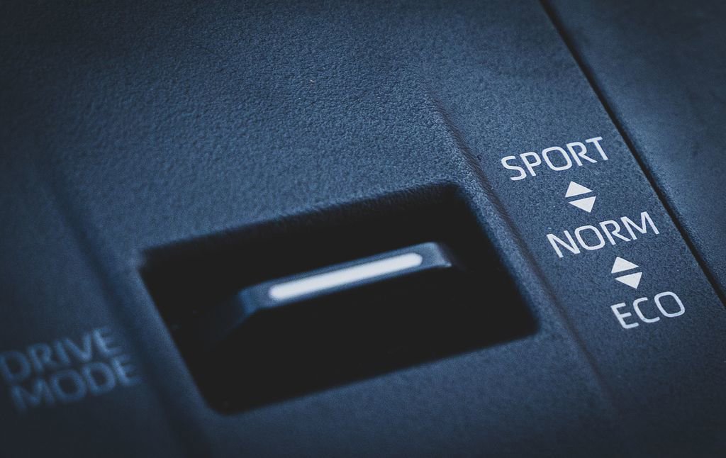 Used 2021 Toyota Highlander XLE image 16