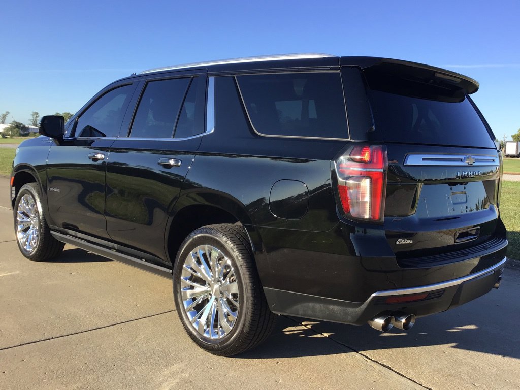 Used 2021 Chevrolet Tahoe High Country w/ Premium Package AWD/4WD image 4