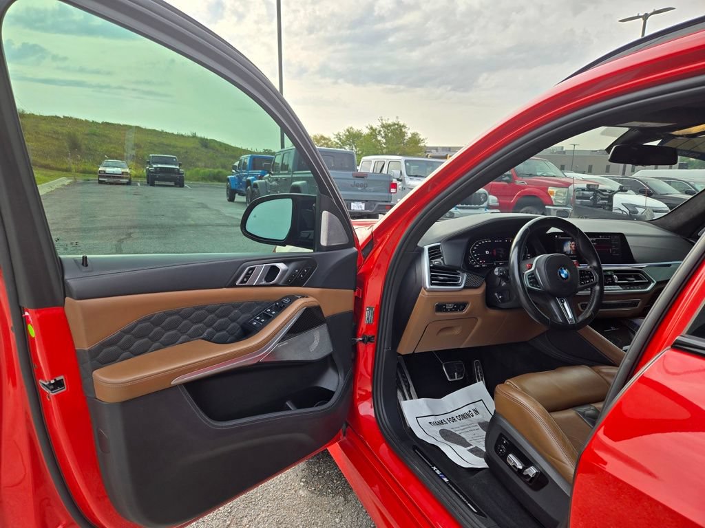 Used 2021 BMW X5 M w/ Competition Package AWD/4WD image 11