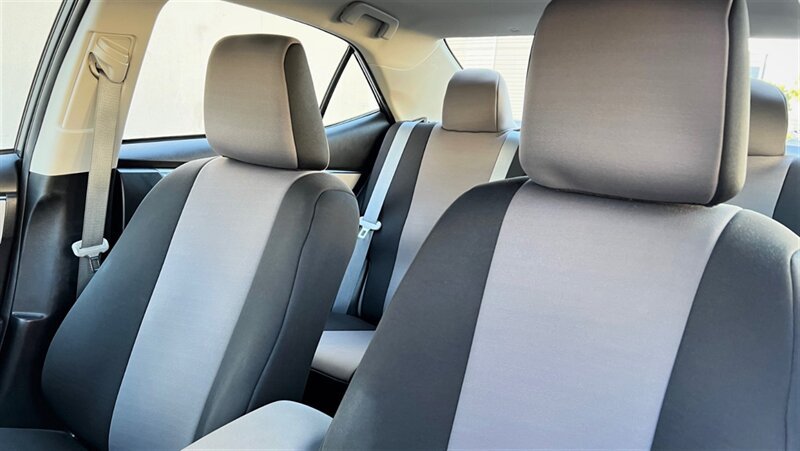 Used 2015 Toyota Corolla LE FWD image 10