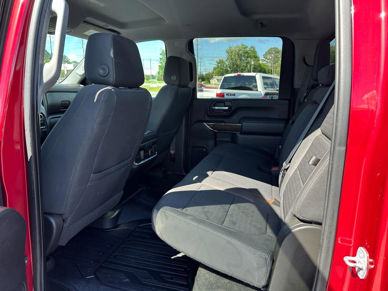 Used 2020 GMC Sierra 2500 SLE w/ SLE Value Package; AWD/4WD image 12