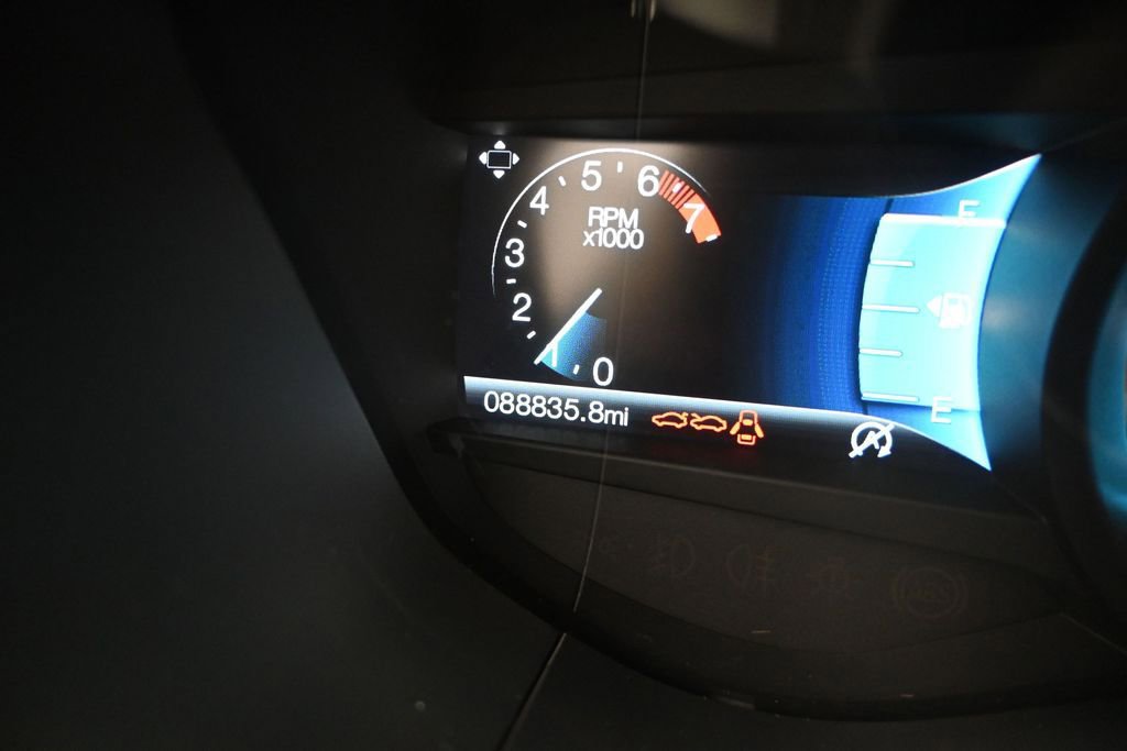 Used 2017 Ford Fusion SE w/ Fusion SE Technology Package FWD image 14