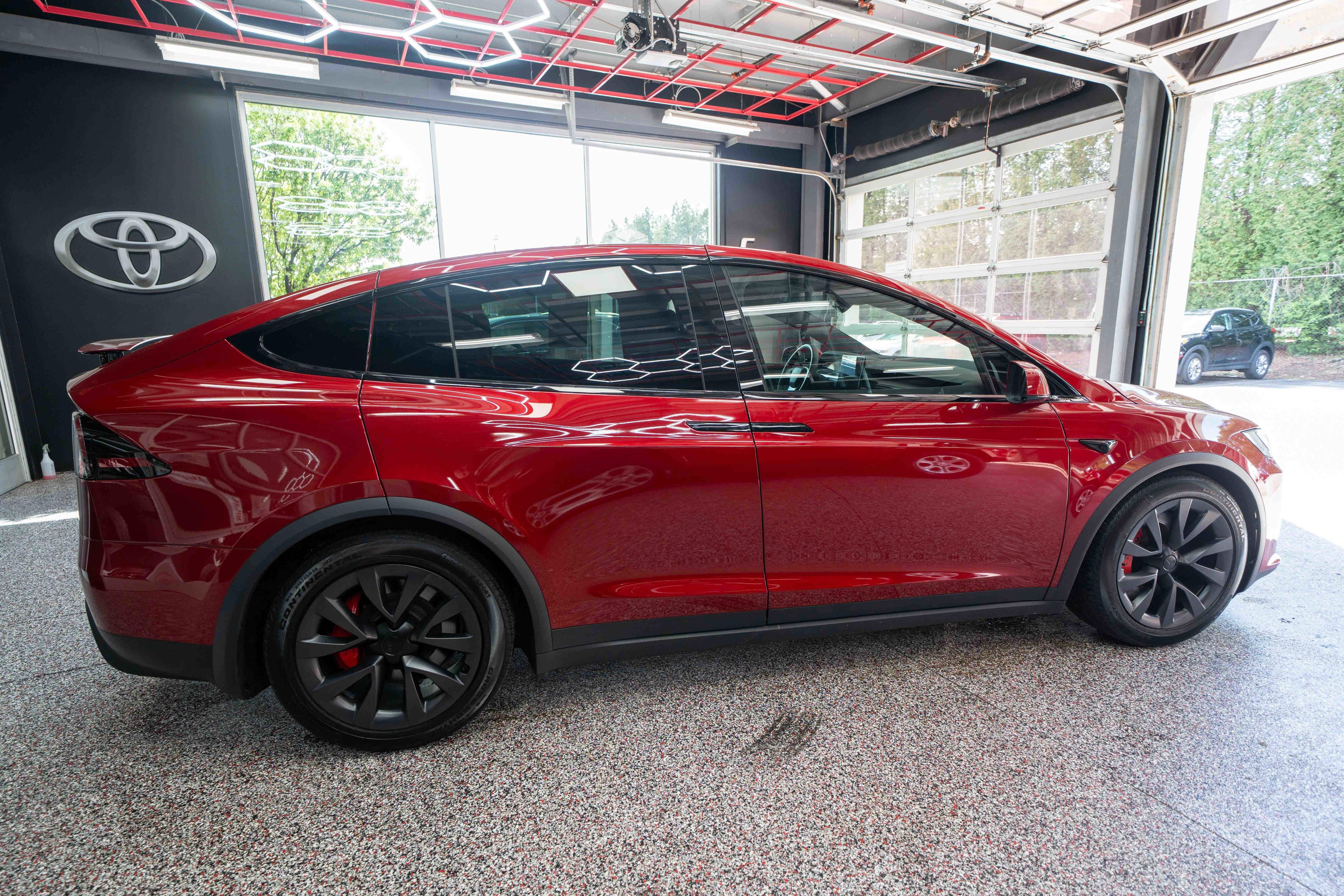 Used 2023 Tesla Model X Plaid image 4