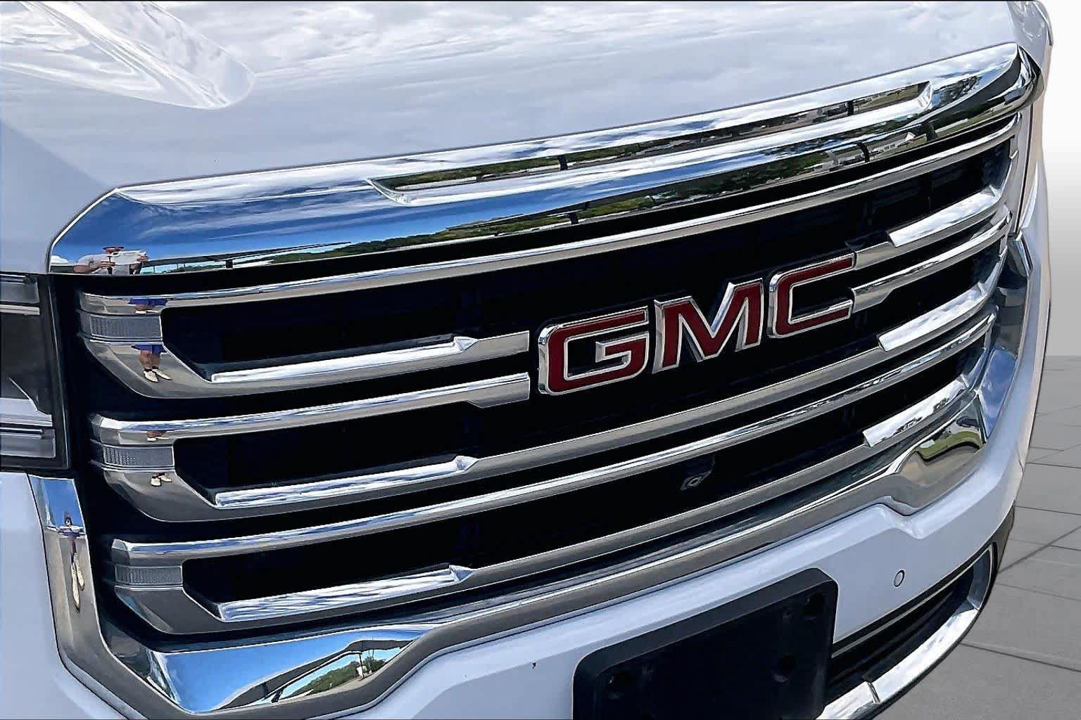 Used 2022 GMC Acadia SLT w/ Technology Package FWD image 29