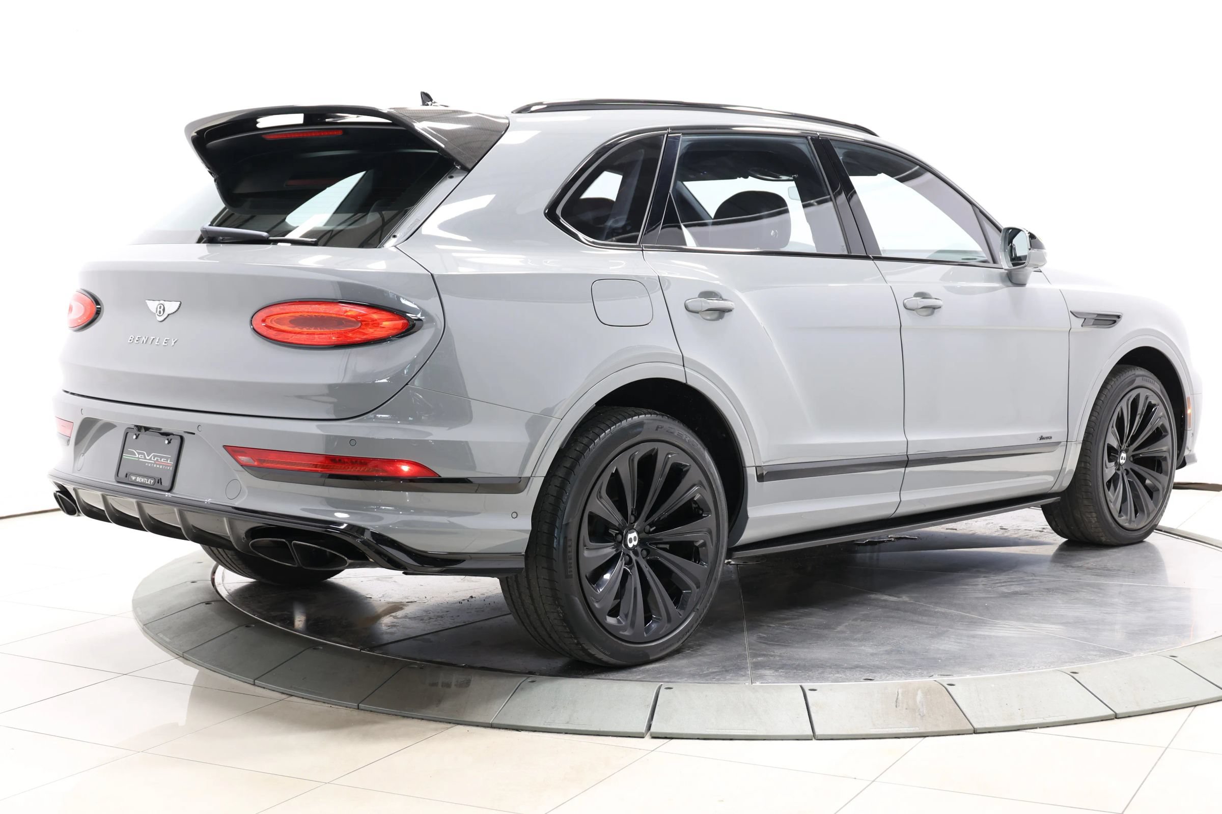 Used 2023 Bentley Bentayga AWD/4WD image 79