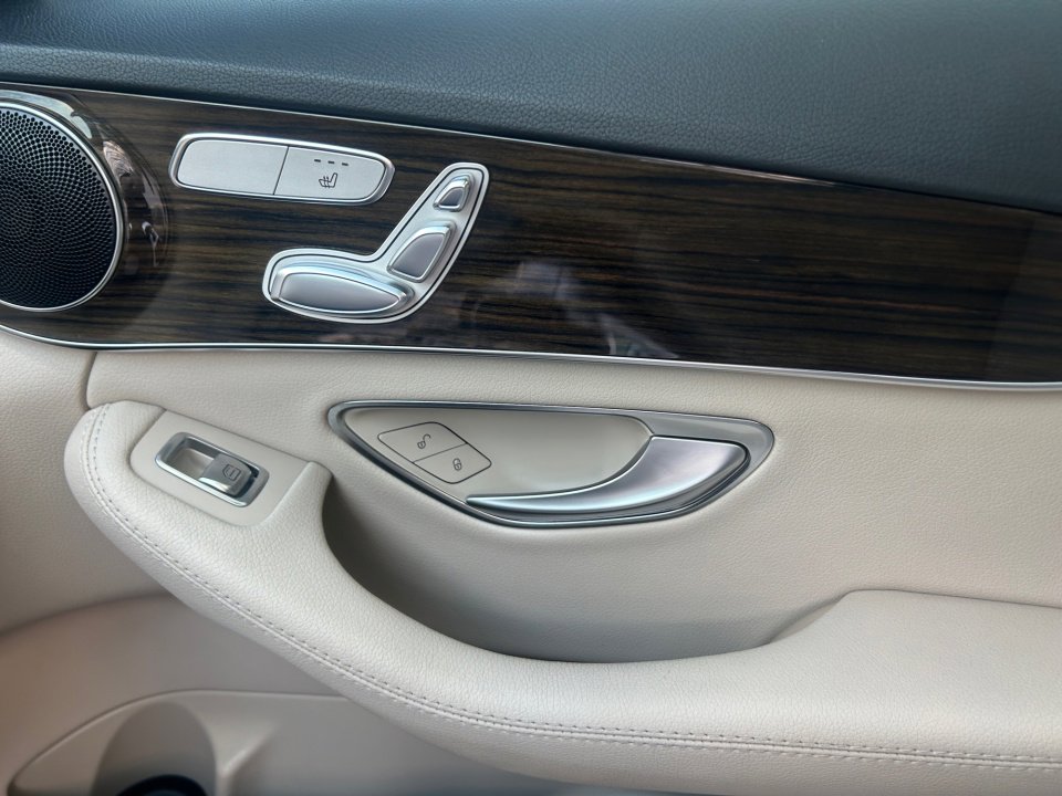 Used 2018 Mercedes-Benz C 300 image 30