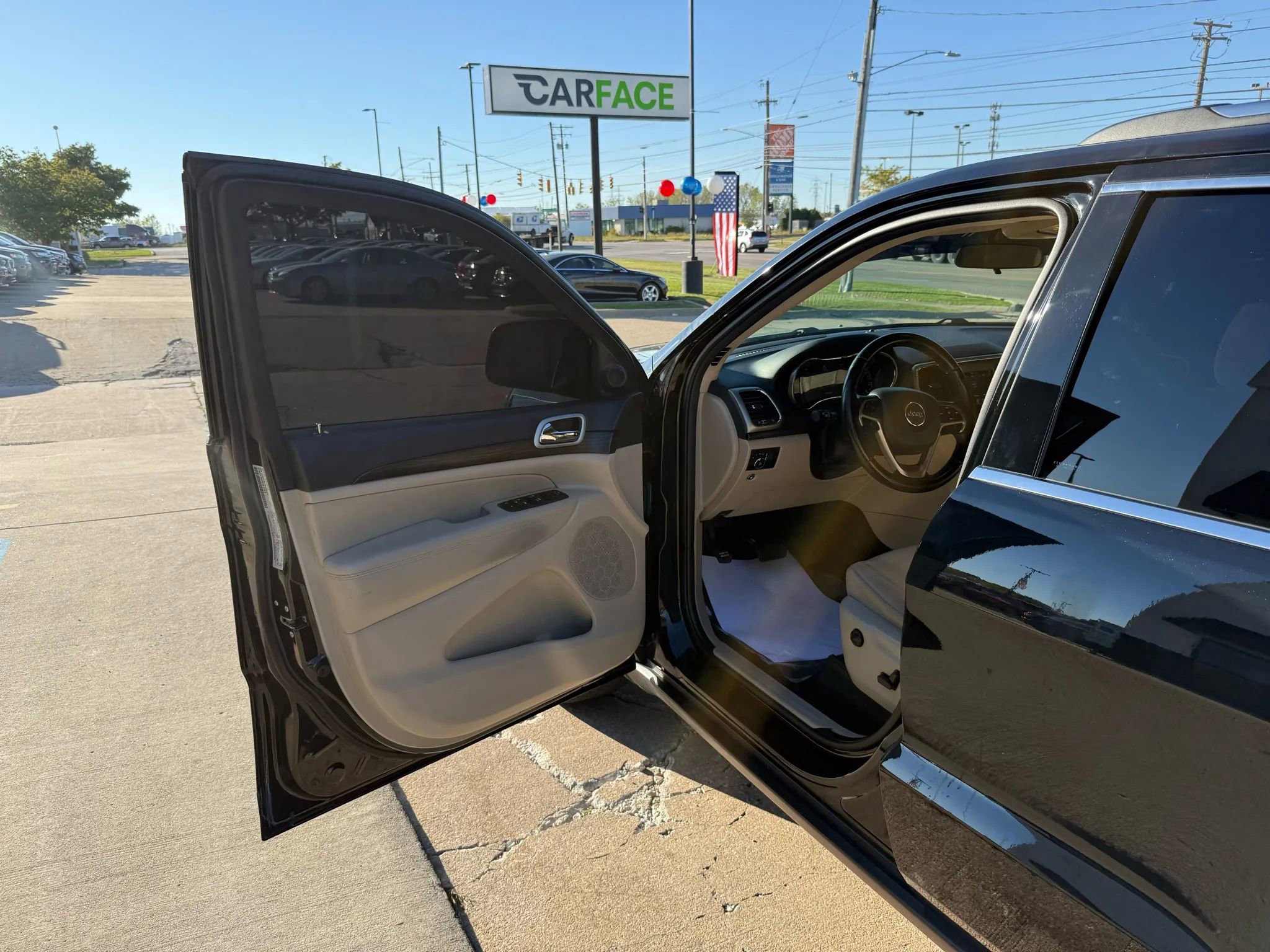 Used 2021 Jeep Grand Cherokee Laredo image 18