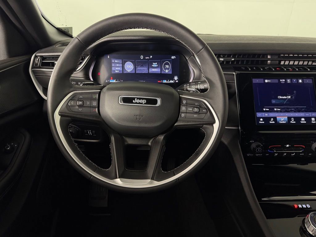 Certified 2024 Jeep Grand Cherokee Laredo image 12