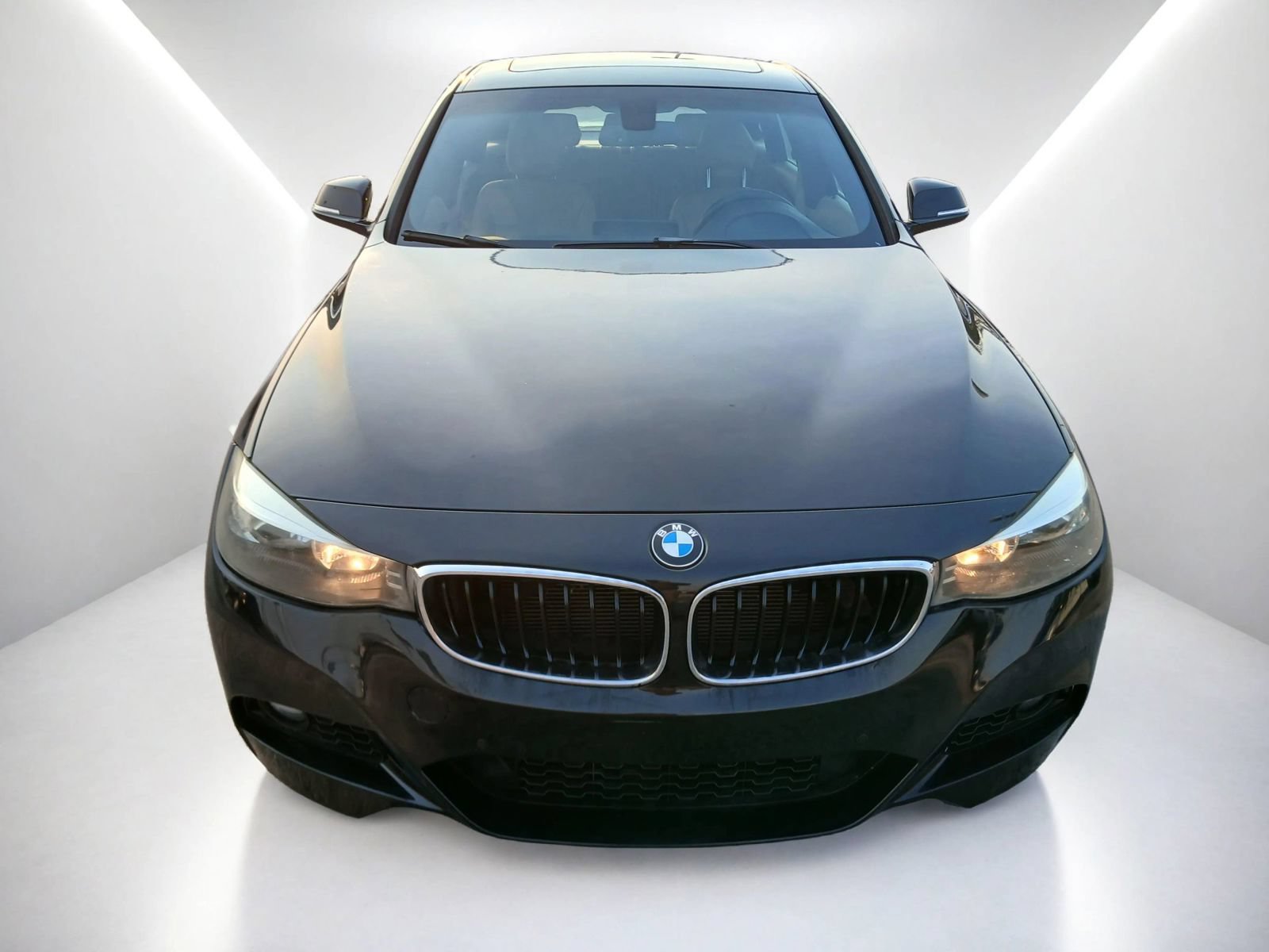 Used 2016 BMW 328i Gran Turismo xDrive AWD/4WD image 3