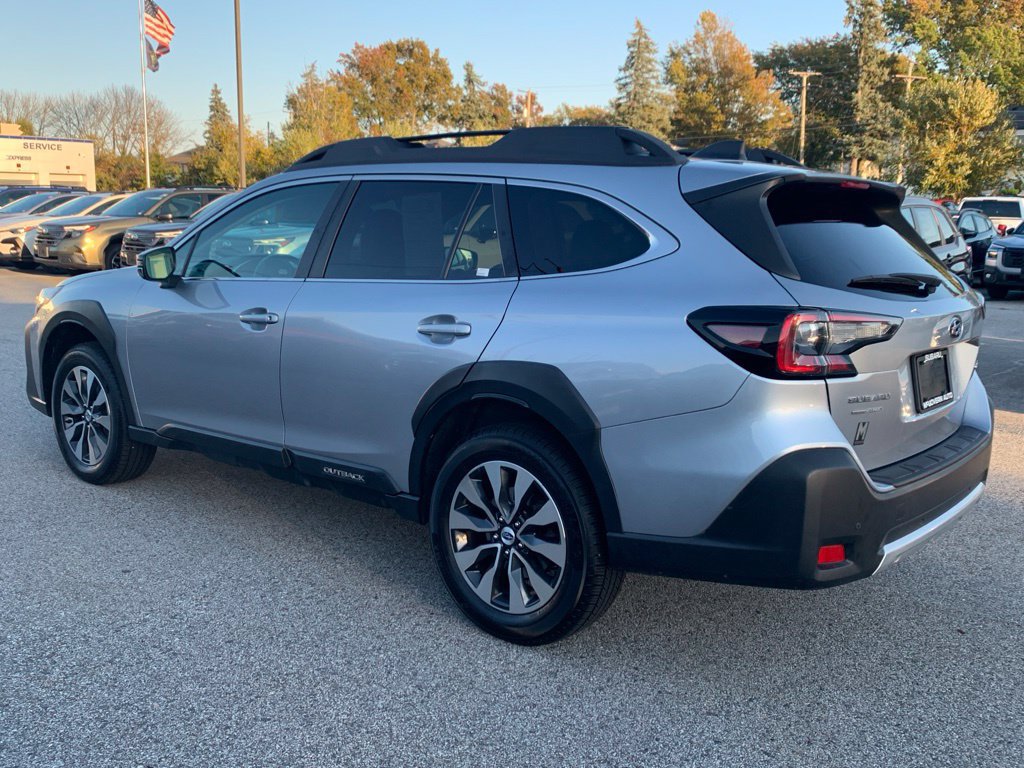 Used 2024 Subaru Outback Limited AWD/4WD image 3