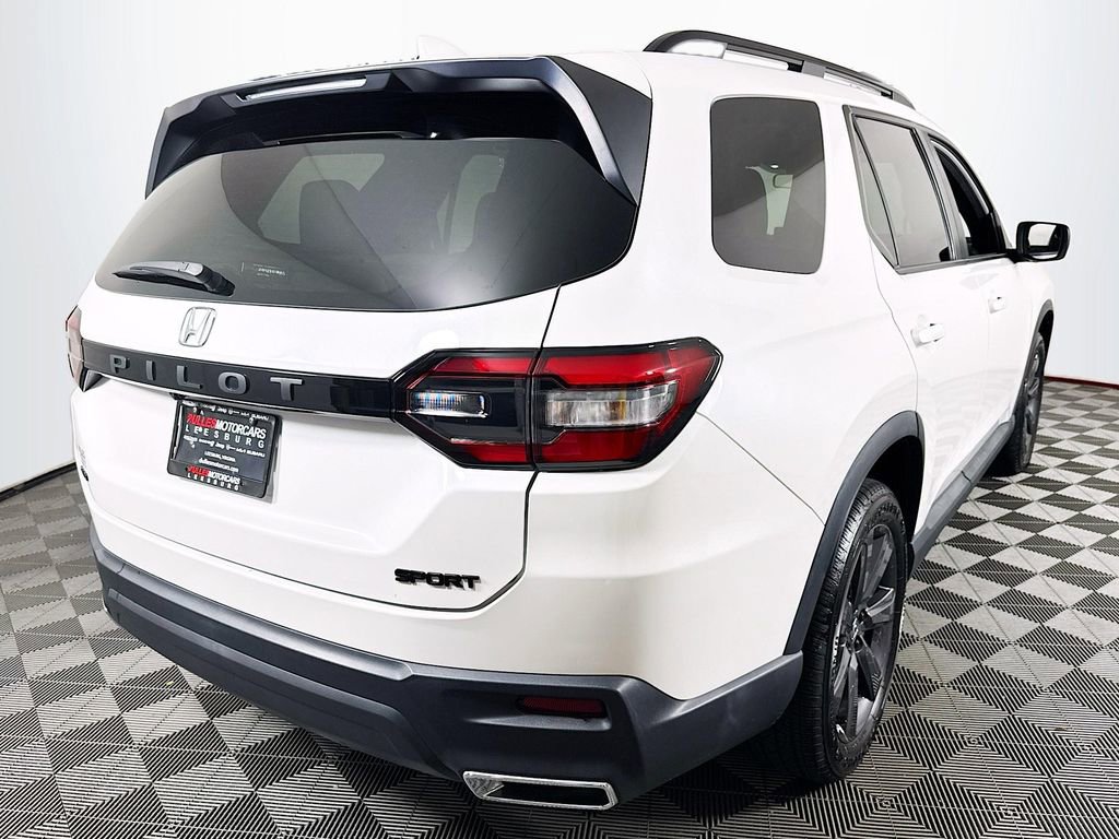Used 2023 Honda Pilot Sport image 7