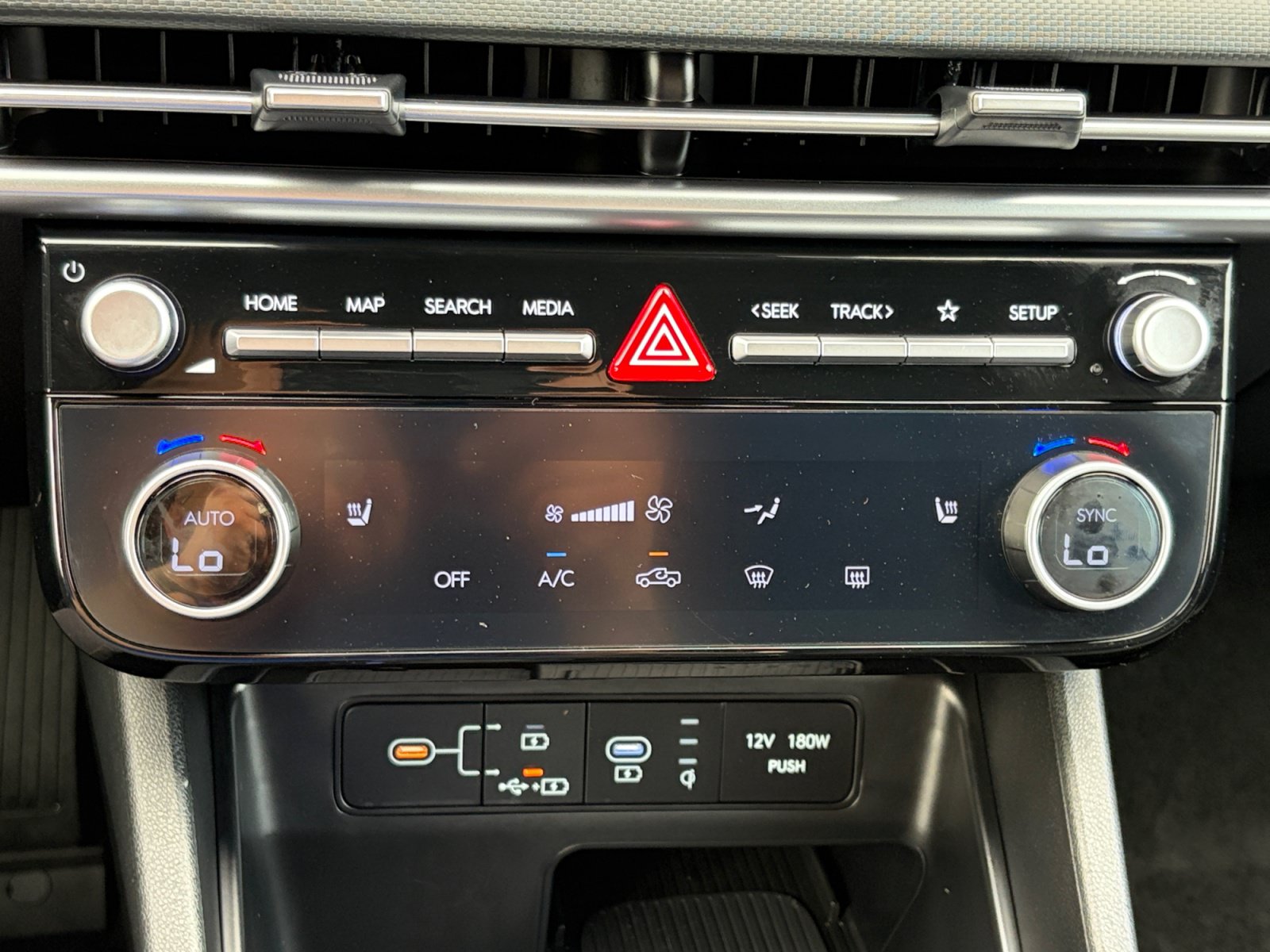 Used 2026 Hyundai Santa Cruz SEL AWD/4WD image 25