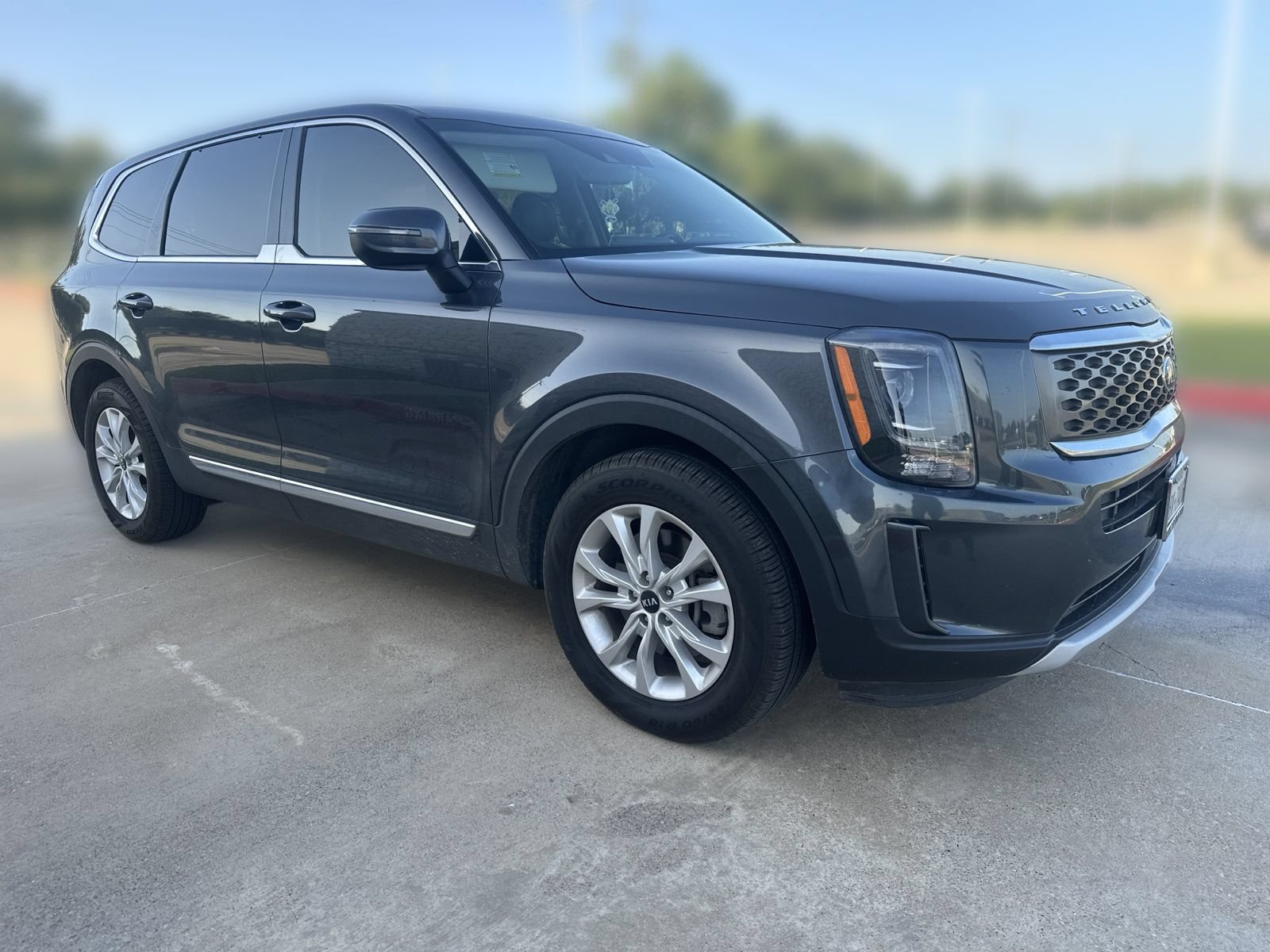 Used 2020 Kia Telluride LX FWD image 6