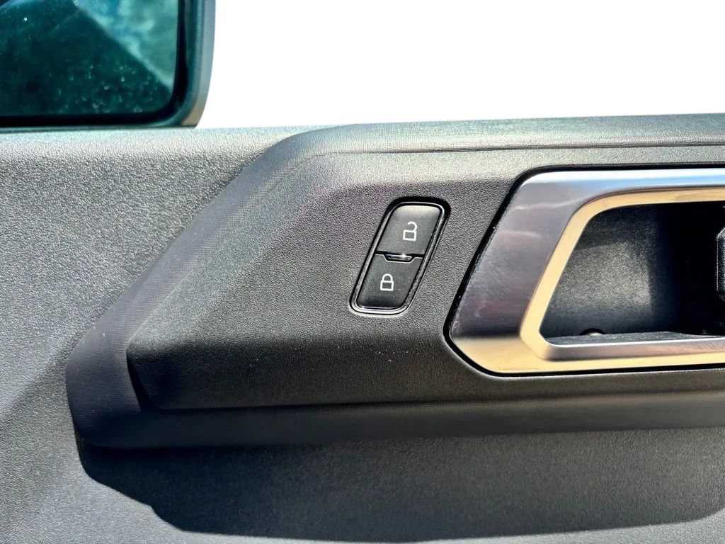 Used 2025 Ford Bronco Outer Banks AWD/4WD image 27
