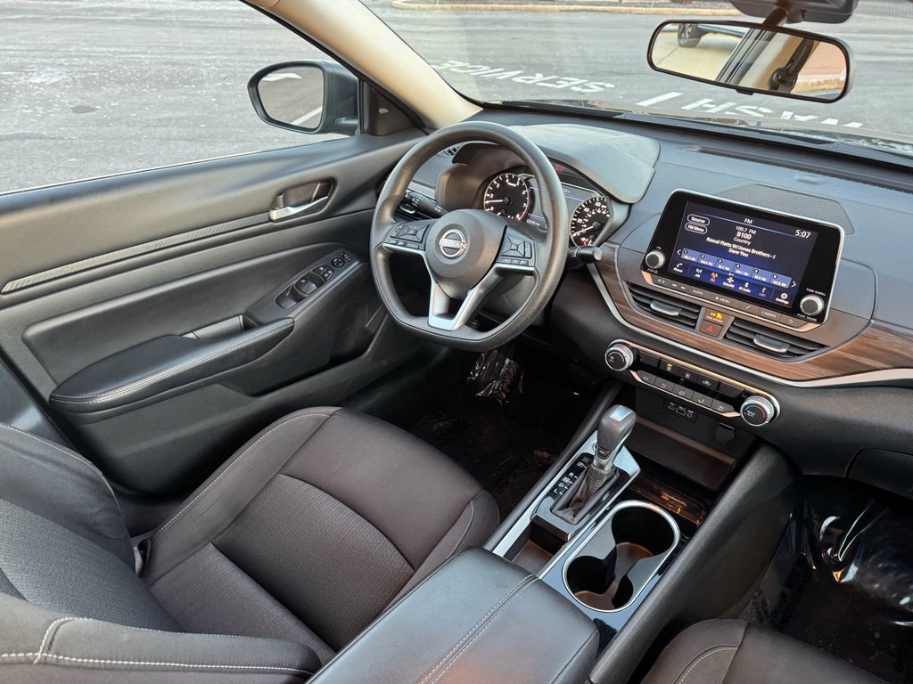 Used 2024 Nissan Altima 2.5 SV image 19