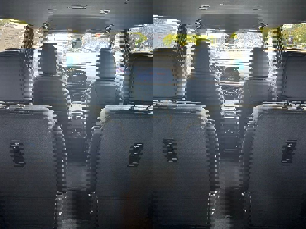 New 2026 Chevrolet Traverse LT image 11