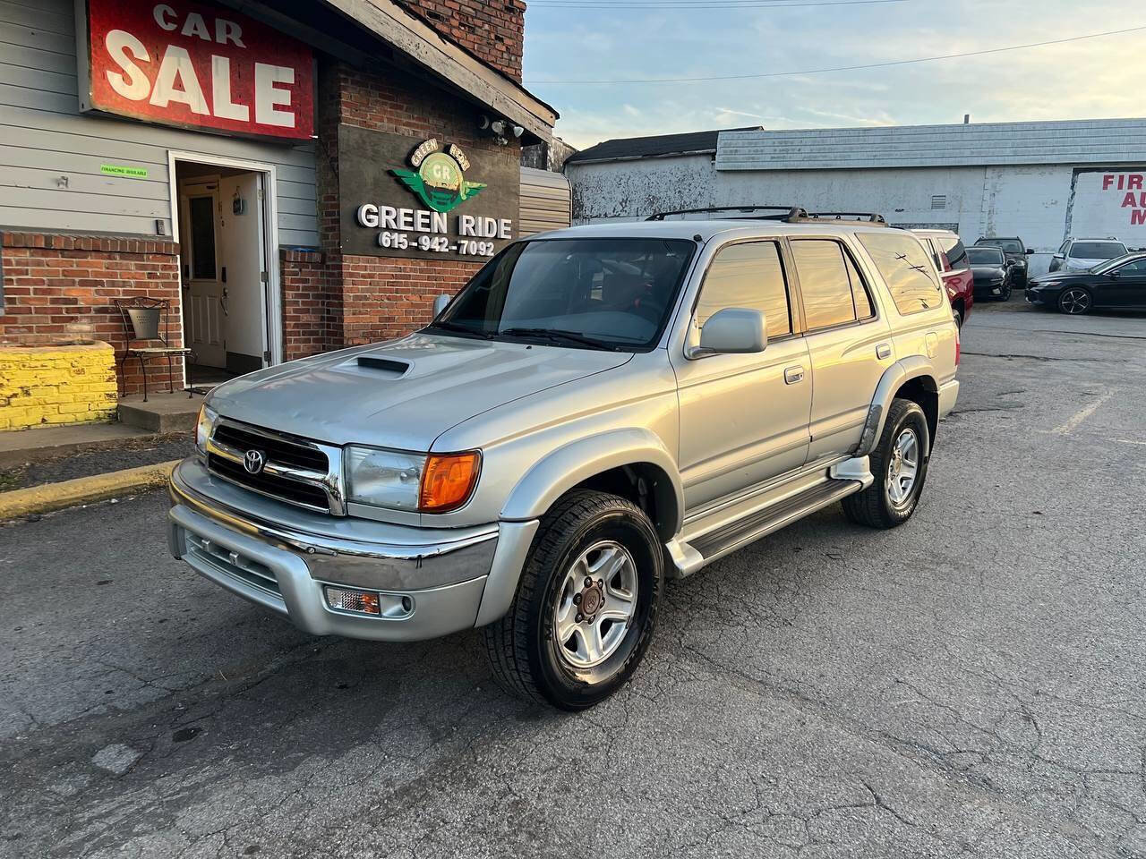 Used 2000 Toyota 4Runner SR5 image 1