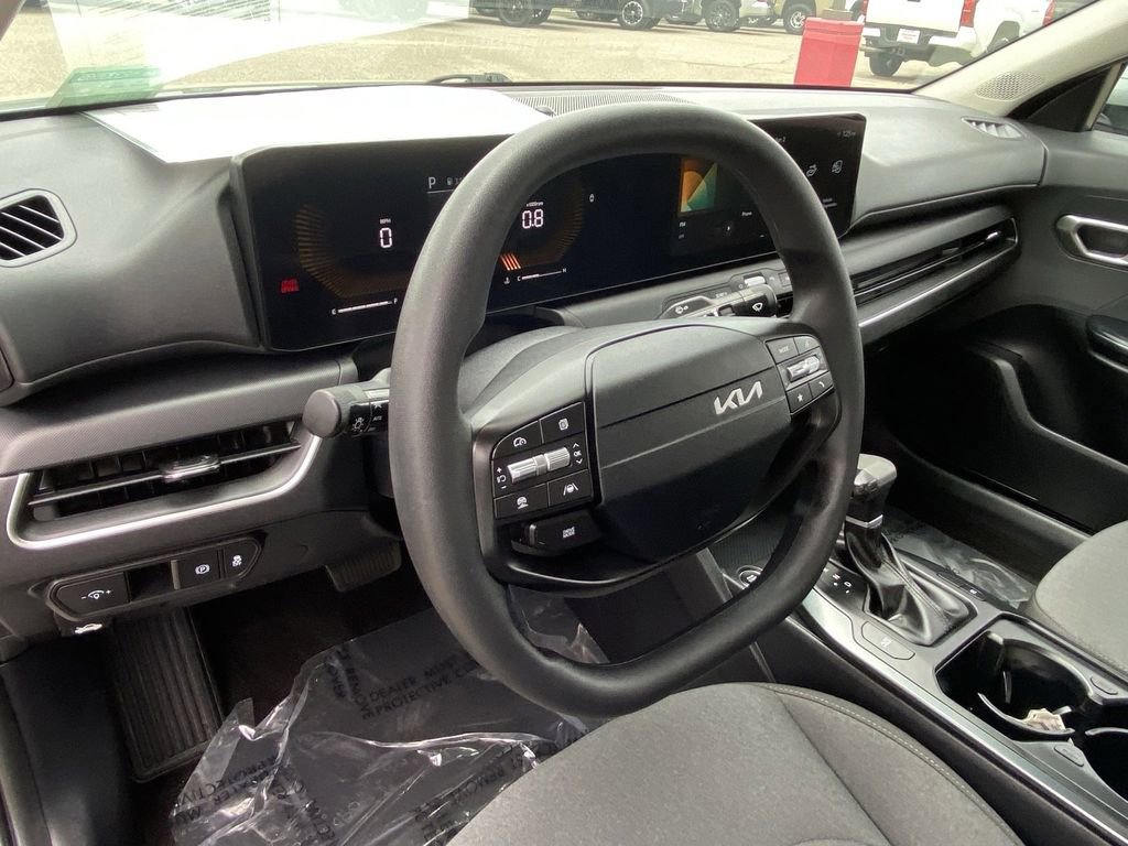 Used 2025 Kia K4 LXS image 21