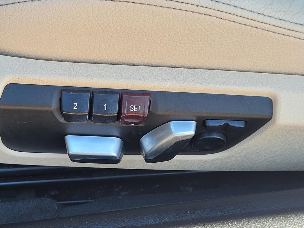 Used 2017 BMW 430i Convertible image 13