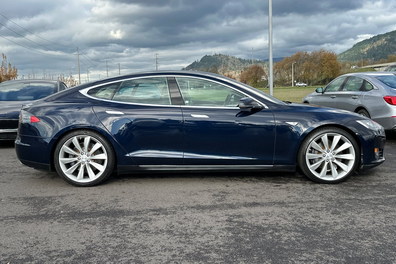 Used 2013 Tesla Model S Performance video 2