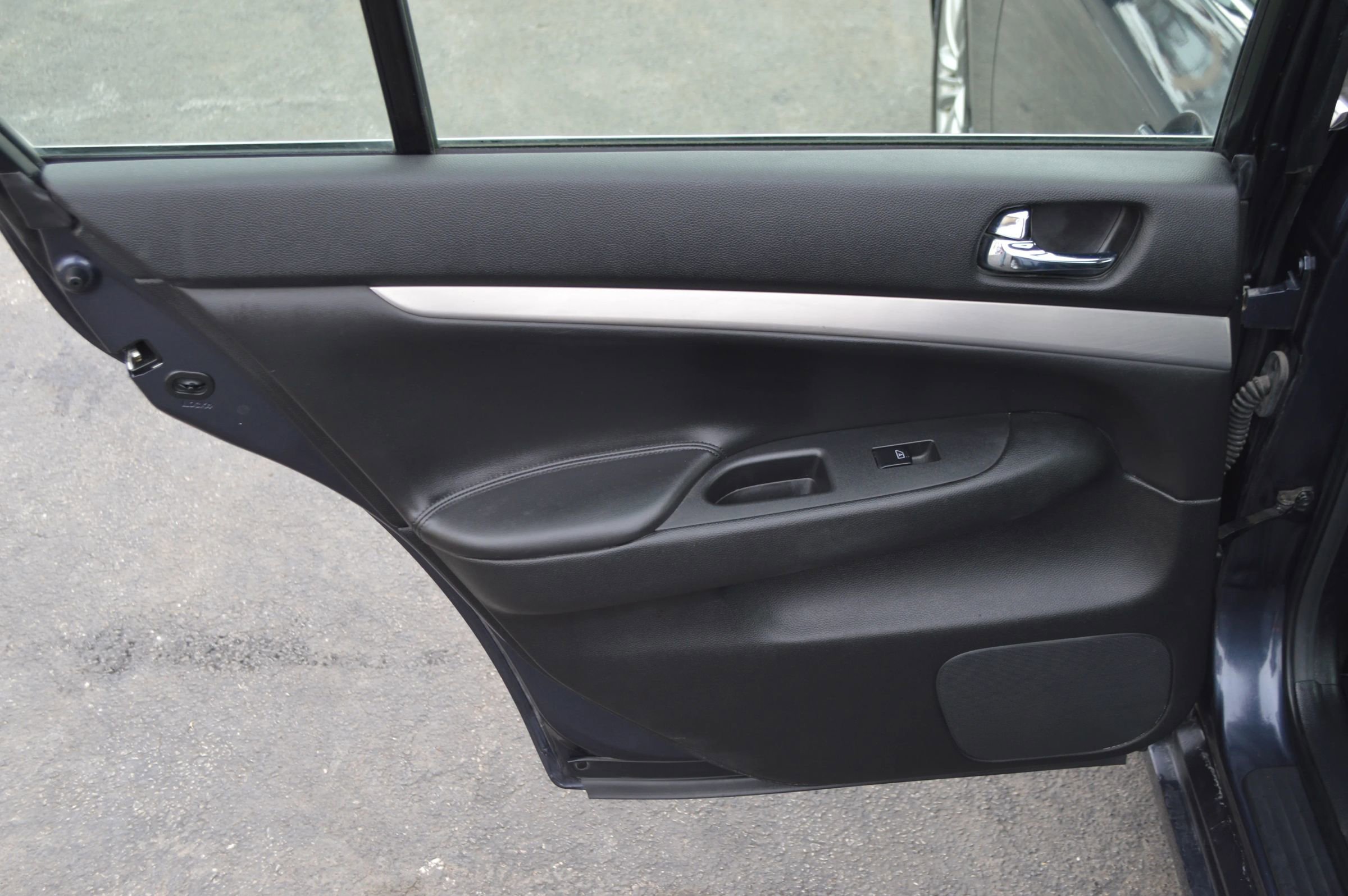 Used 2011 INFINITI G37 x Sedan w/ Premium Pkg image 13