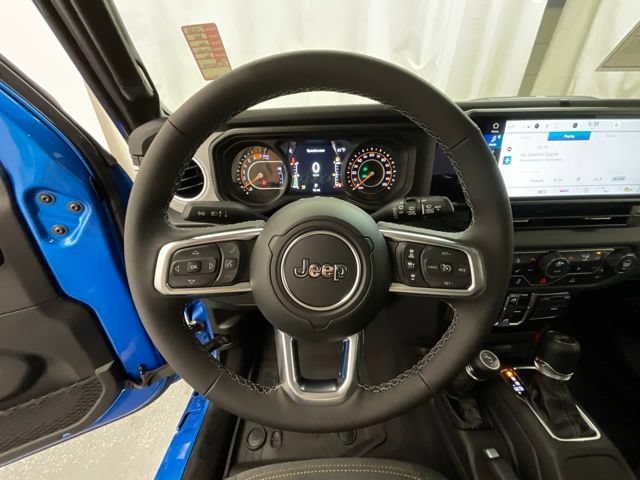 New 2026 Jeep Wrangler Unlimited Sahara w/ Whitecap Package AWD/4WD image 11