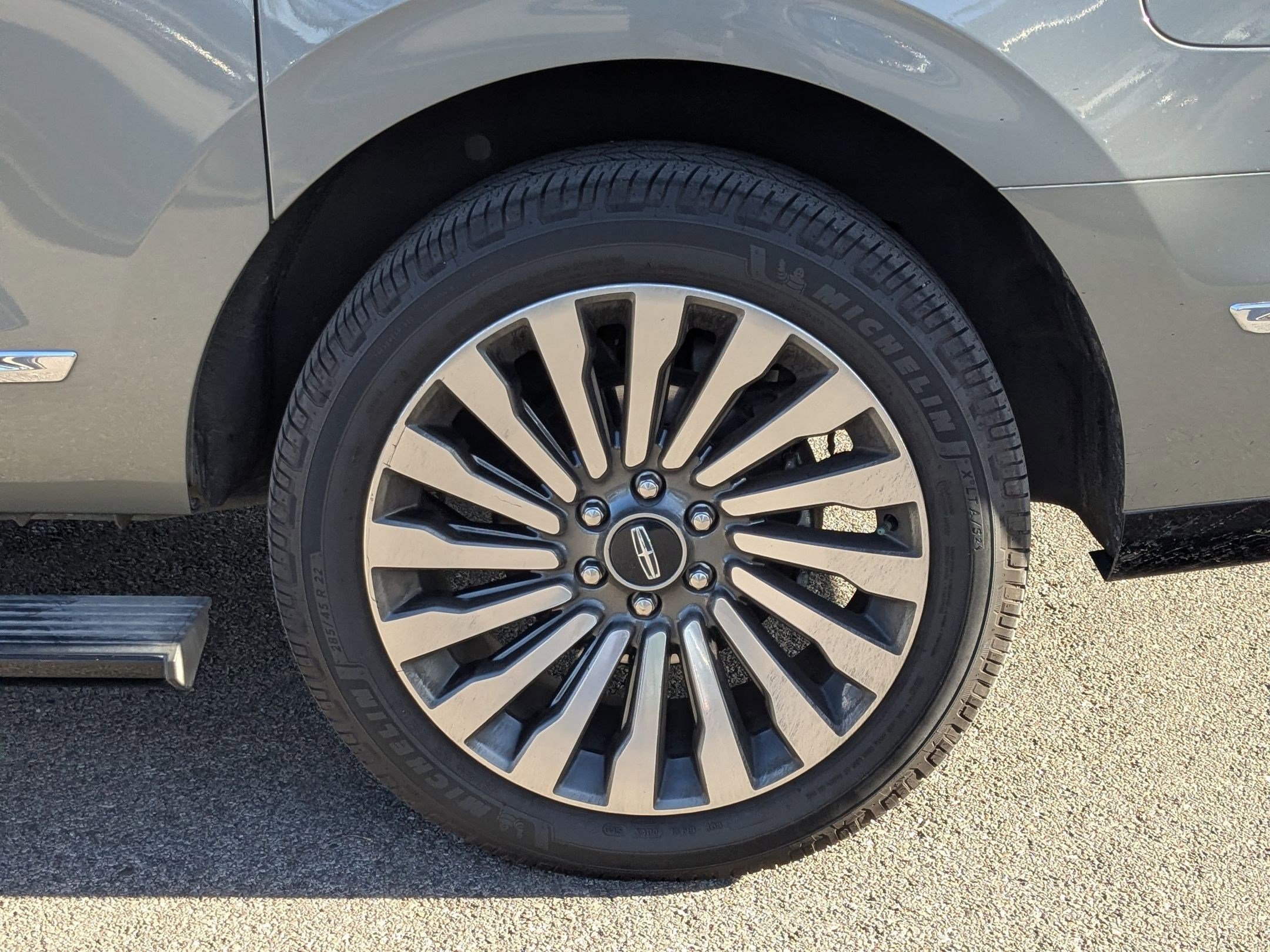 Used 2019 Lincoln Navigator L Reserve image 26