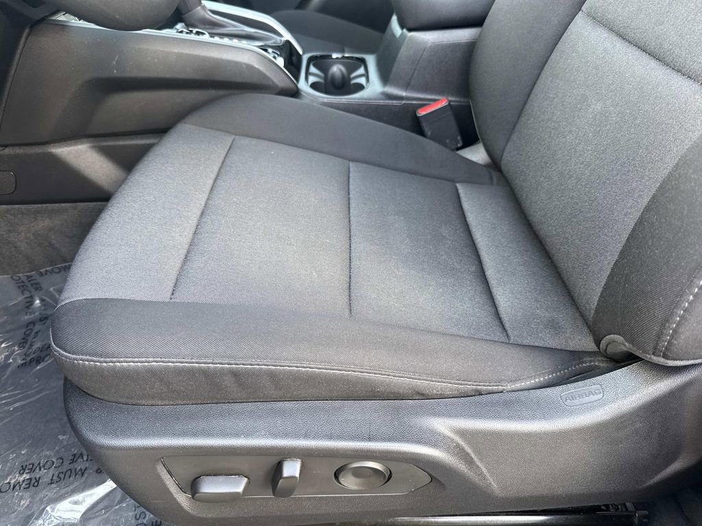 Used 2023 Chevrolet Colorado Trail Boss AWD/4WD image 27