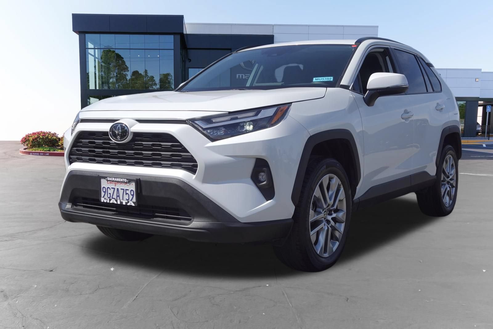 Used 2023 Toyota RAV4 XLE Premium FWD image 7