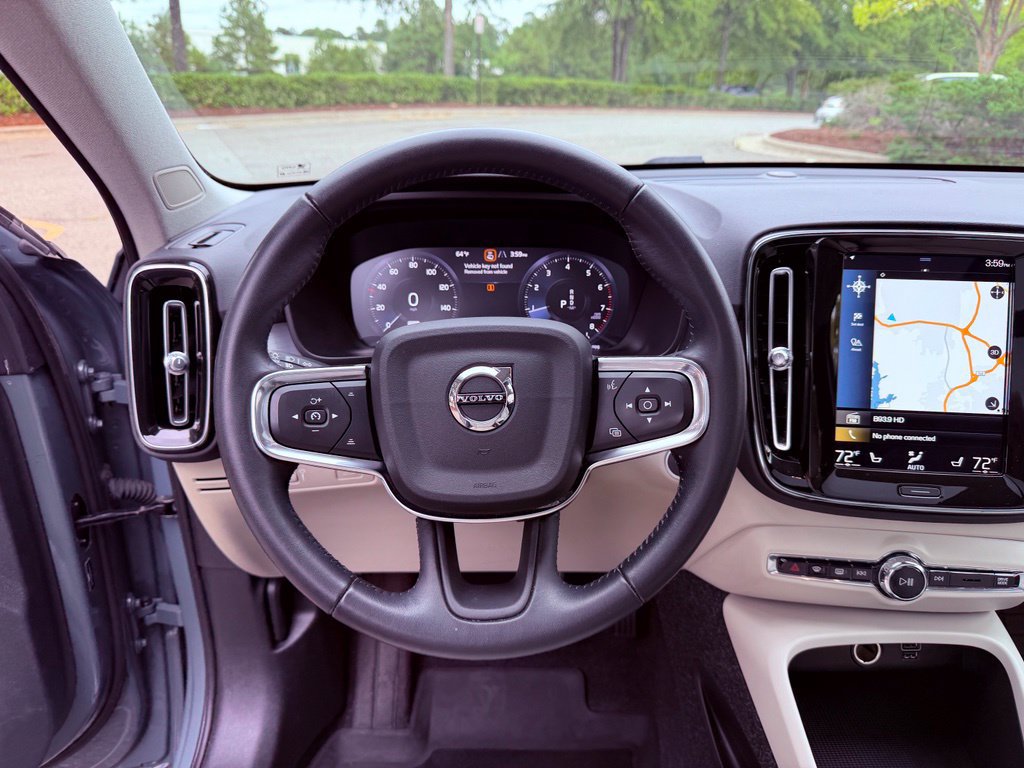 Used 2021 Volvo XC40 T5 Momentum w/ Premium Package AWD/4WD image 21