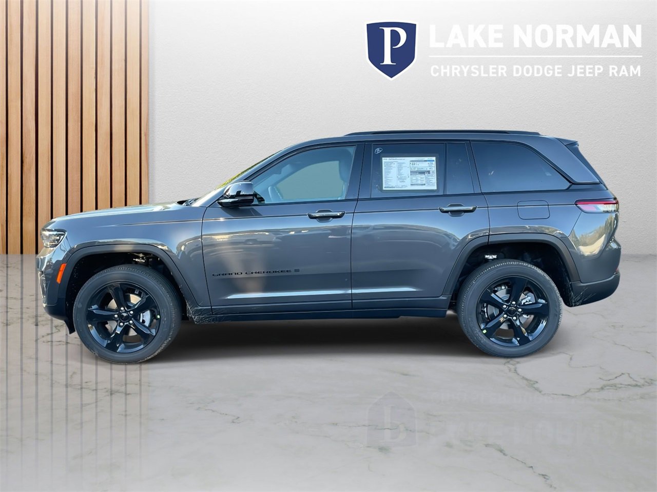 New 2025 Jeep Grand Cherokee Altitude image 6