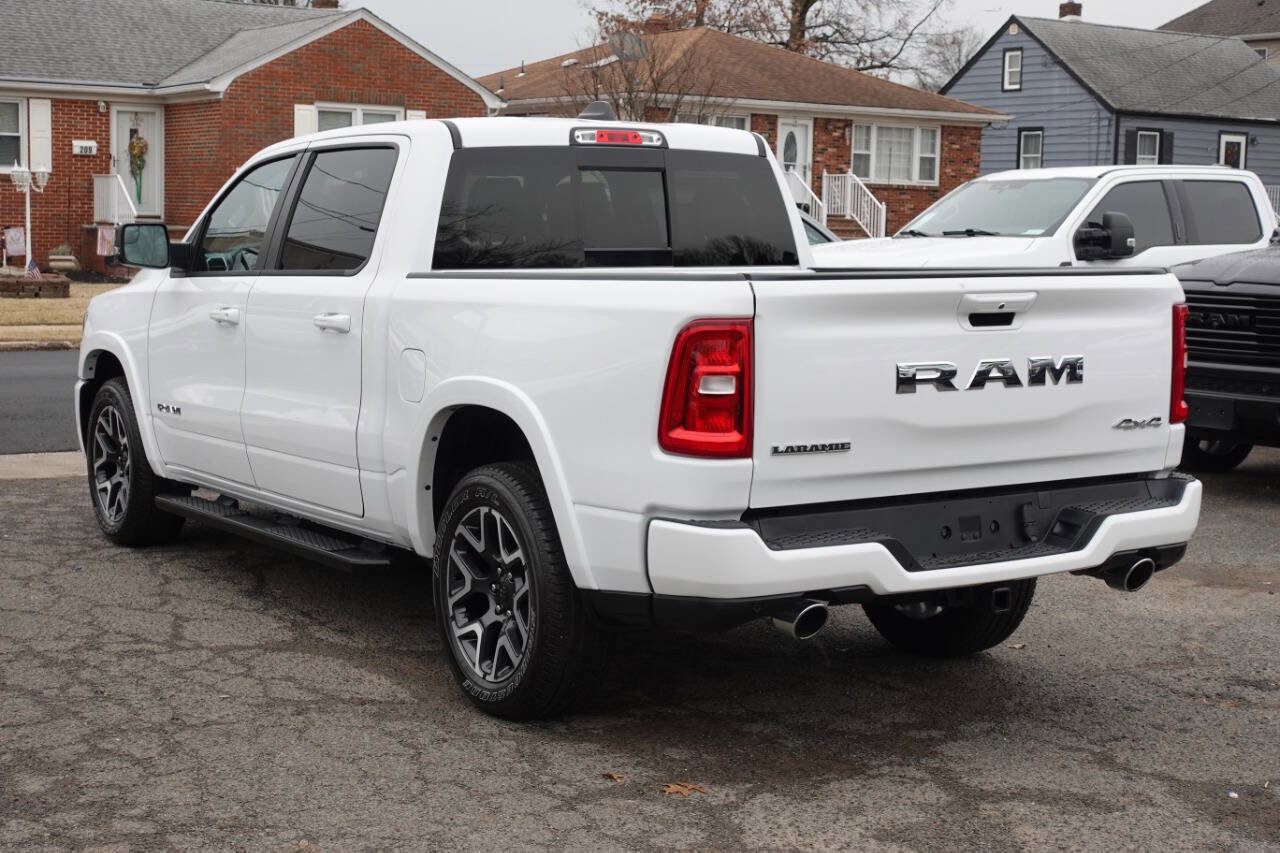 Used 2025 RAM 1500 Laramie w/ Sport Appearance Package AWD/4WD image 3