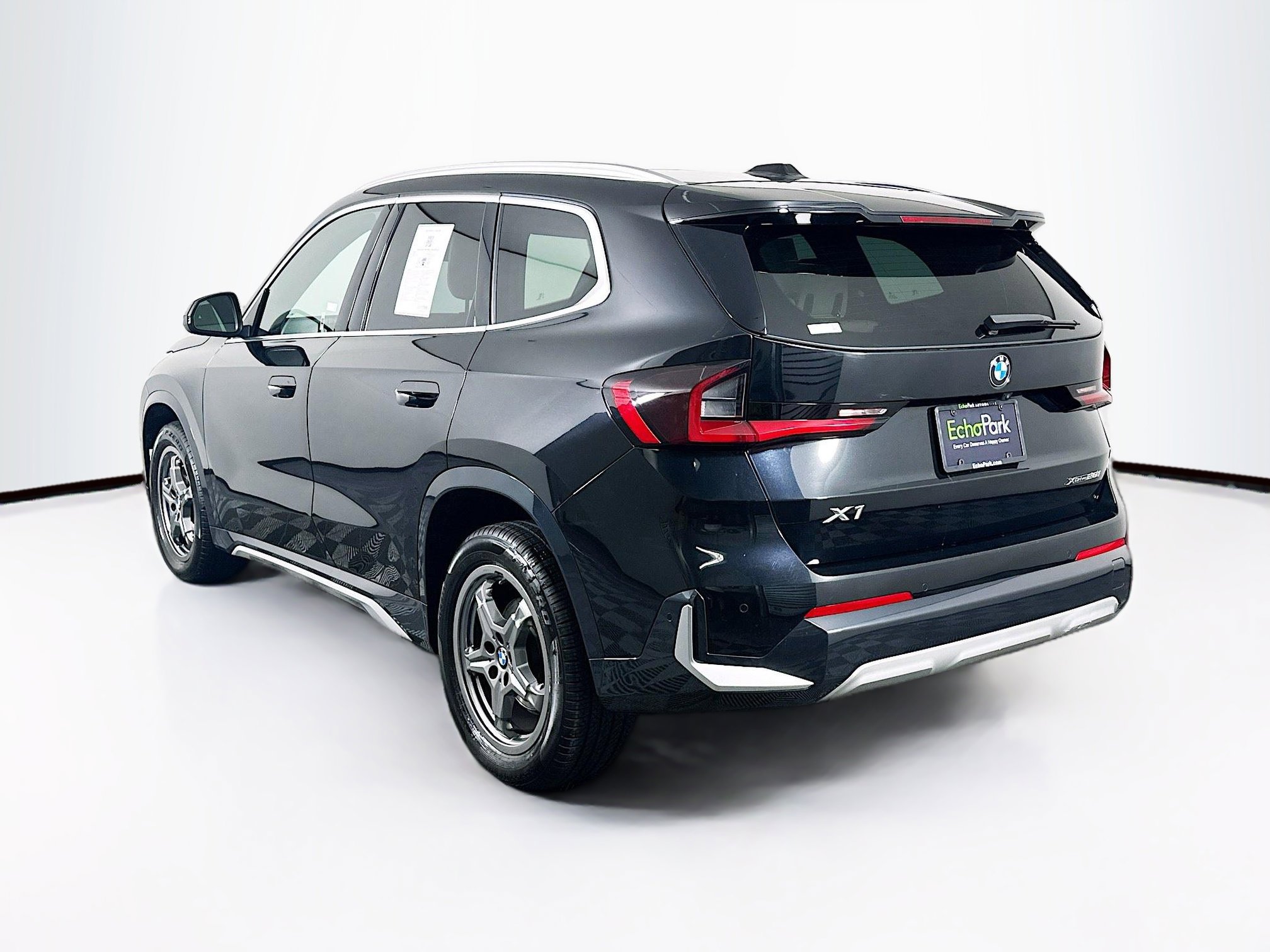 Used 2025 BMW X1 xDrive28i AWD/4WD image 5
