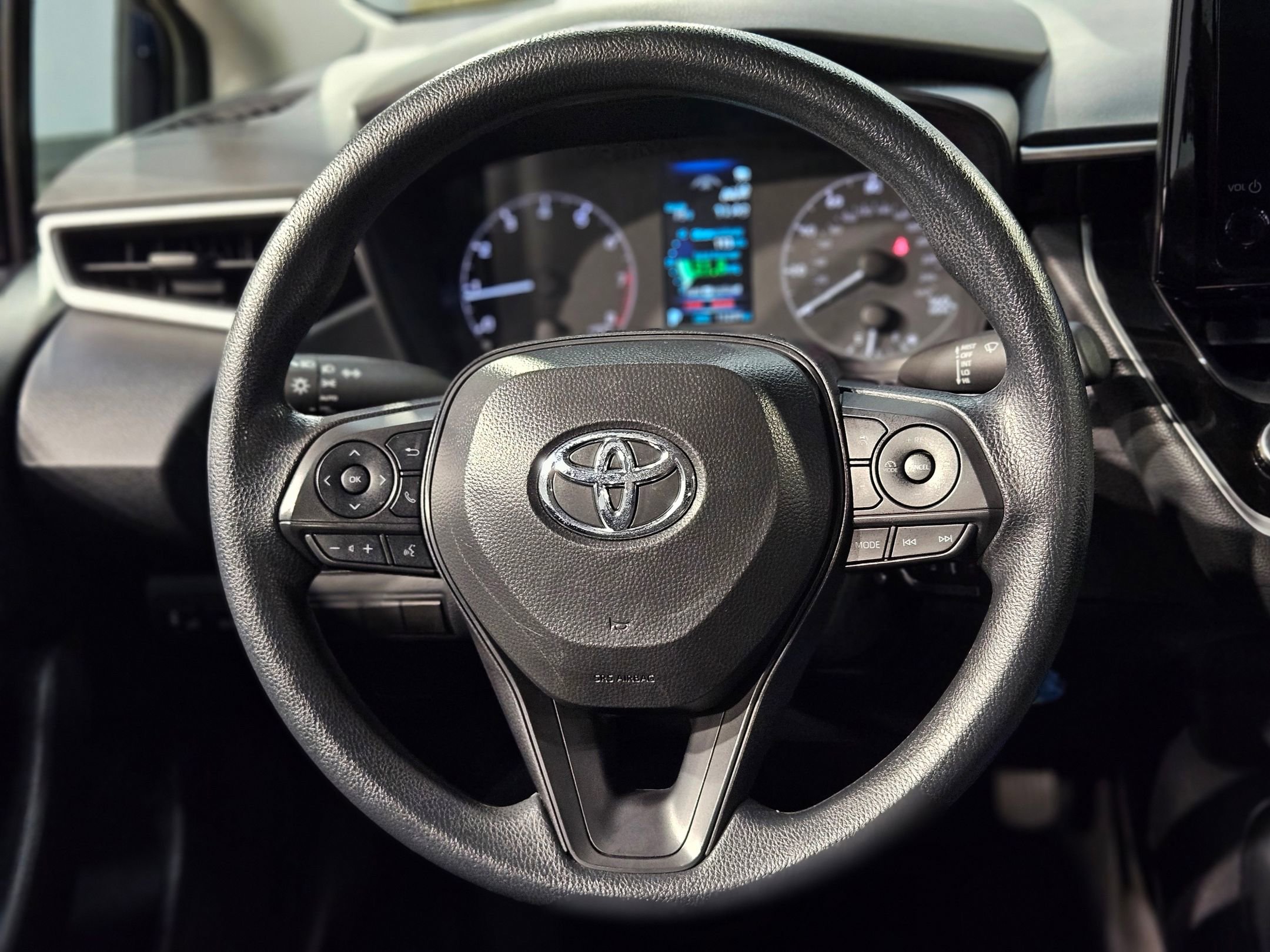 Used 2025 Toyota Corolla LE image 25