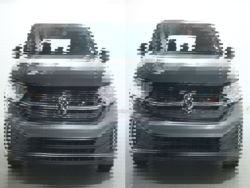 Used 2024 Volkswagen Jetta Sport image 5