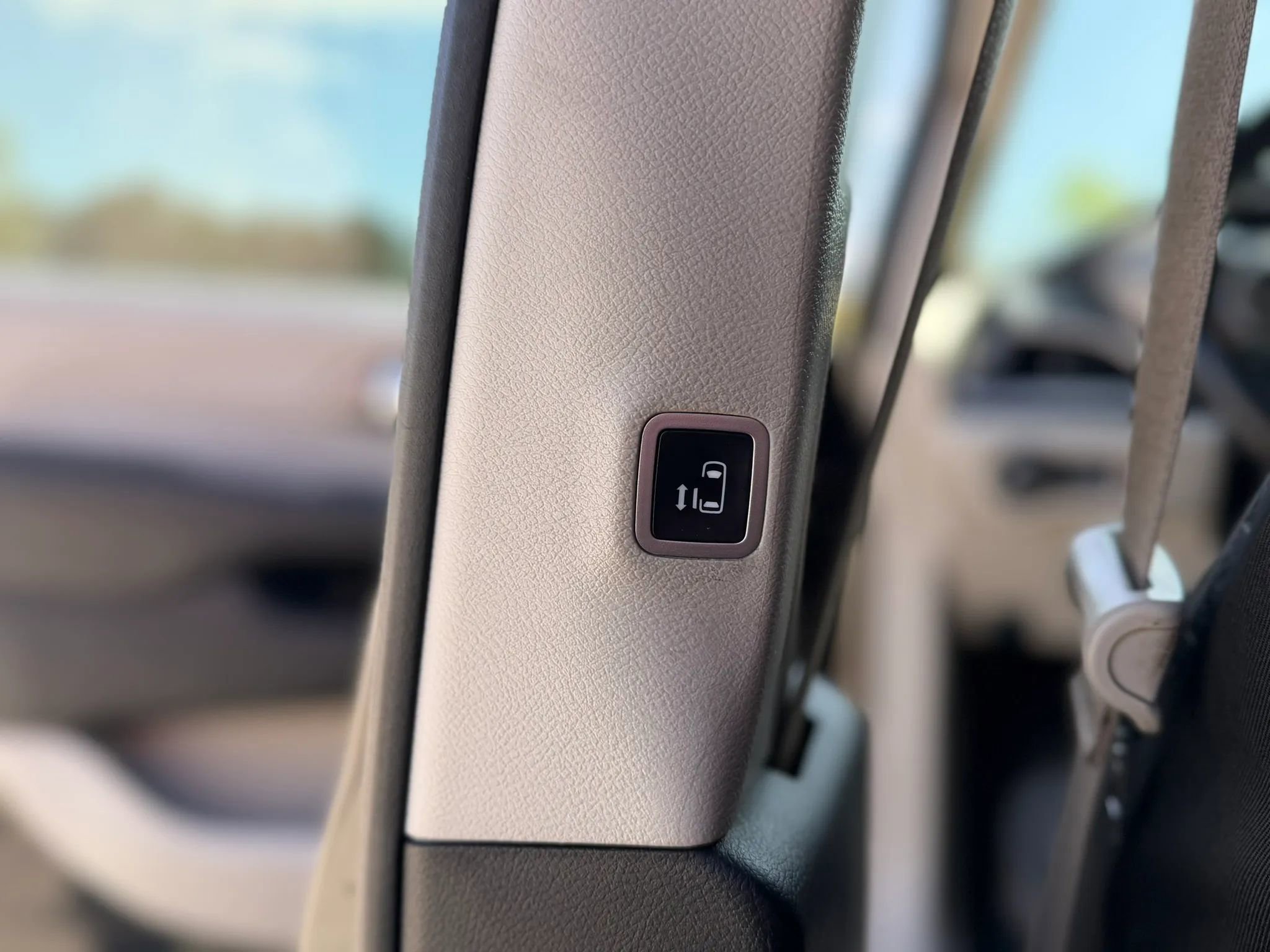 Used 2021 Chrysler Pacifica Touring-L FWD image 31