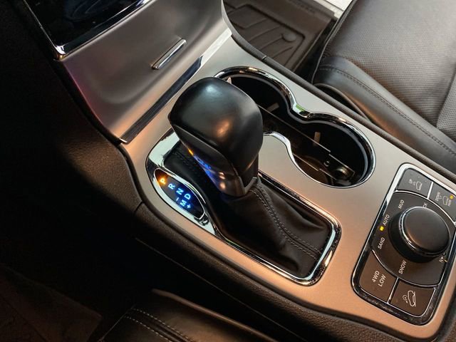 Used 2020 Jeep Grand Cherokee Overland image 43