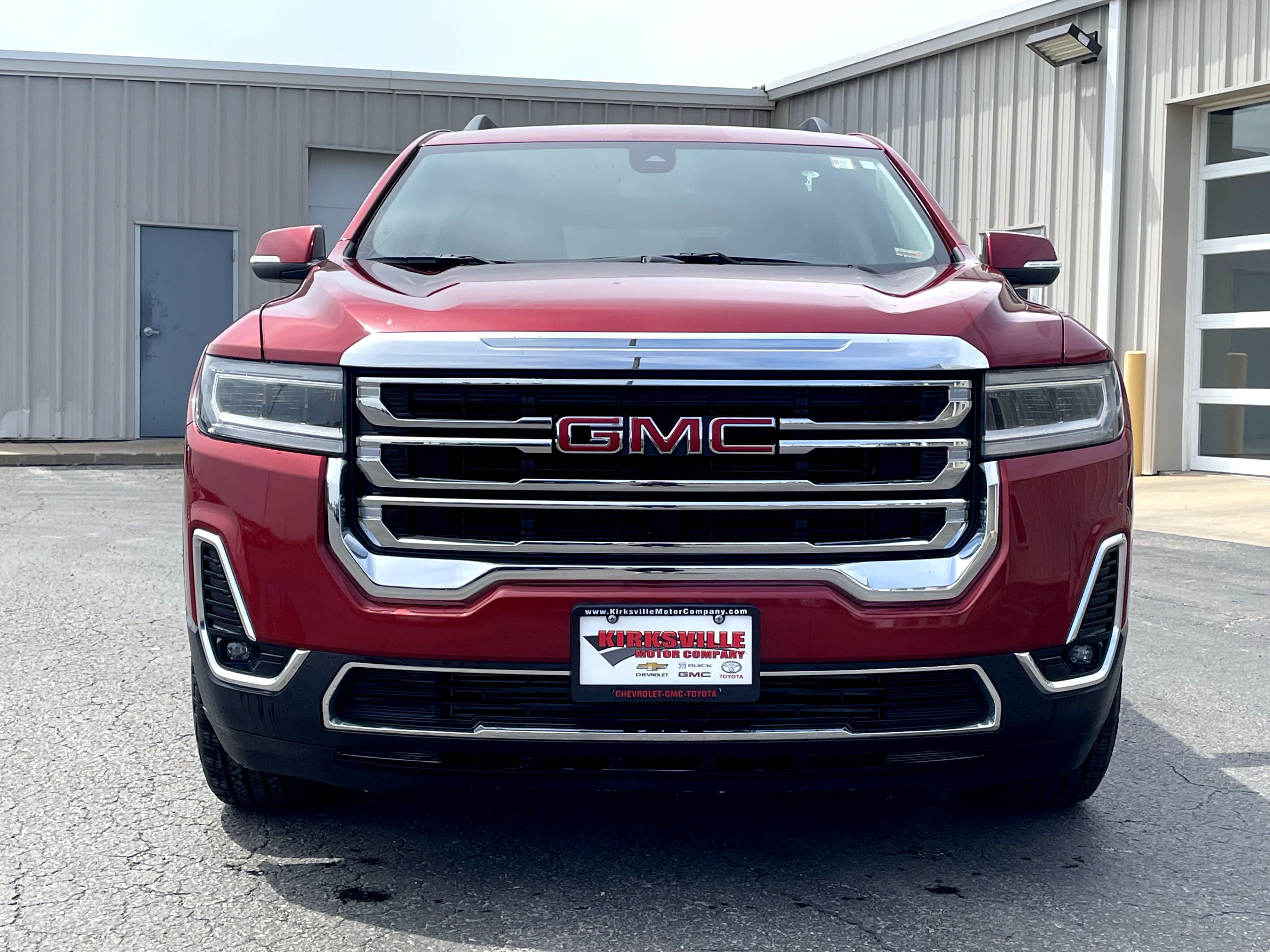 Used 2023 GMC Acadia SLT AWD/4WD image 8