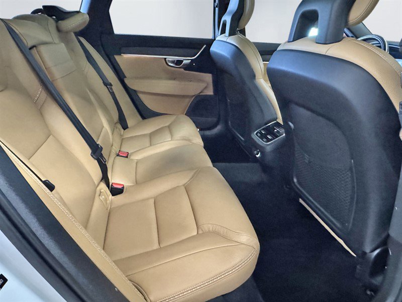 Used 2018 Volvo V90 T5 Cross Country w/ Convenience Package AWD/4WD image 25