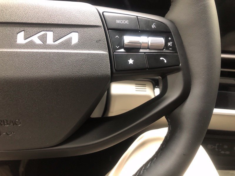 New 2026 Kia Sportage EX w/ EX Panorama Roof Package FWD image 24