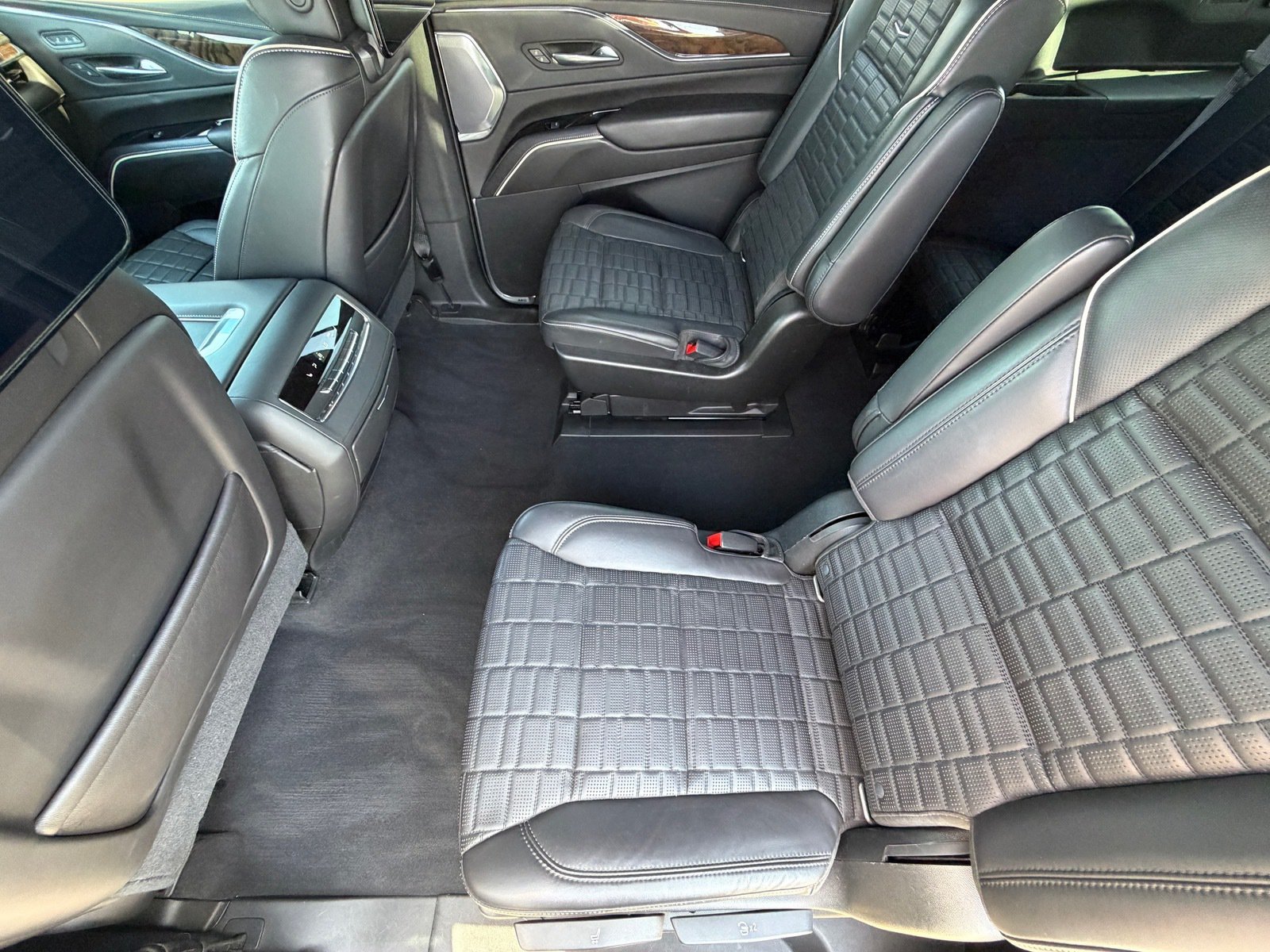 Used 2021 Cadillac Escalade ESV Sport Platinum AWD/4WD image 14