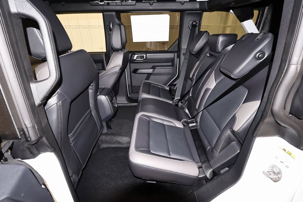 New 2025 Ford Bronco Outer Banks w/ Sasquatch Package image 12