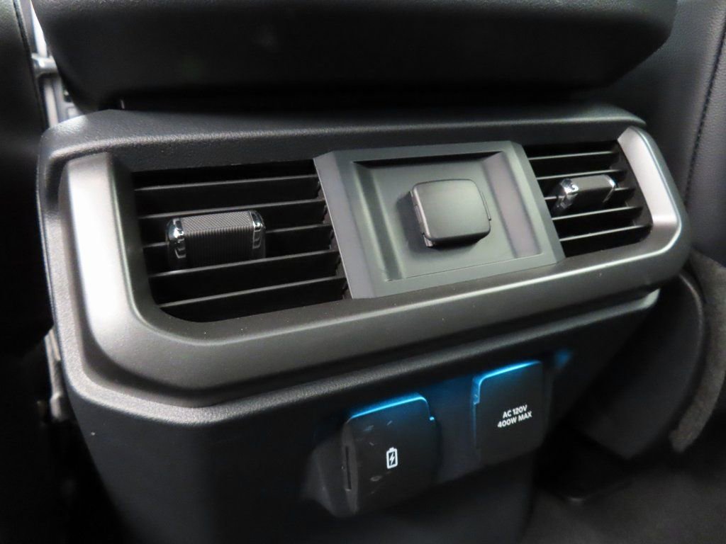 Used 2025 Ford F150 Lariat AWD/4WD image 11