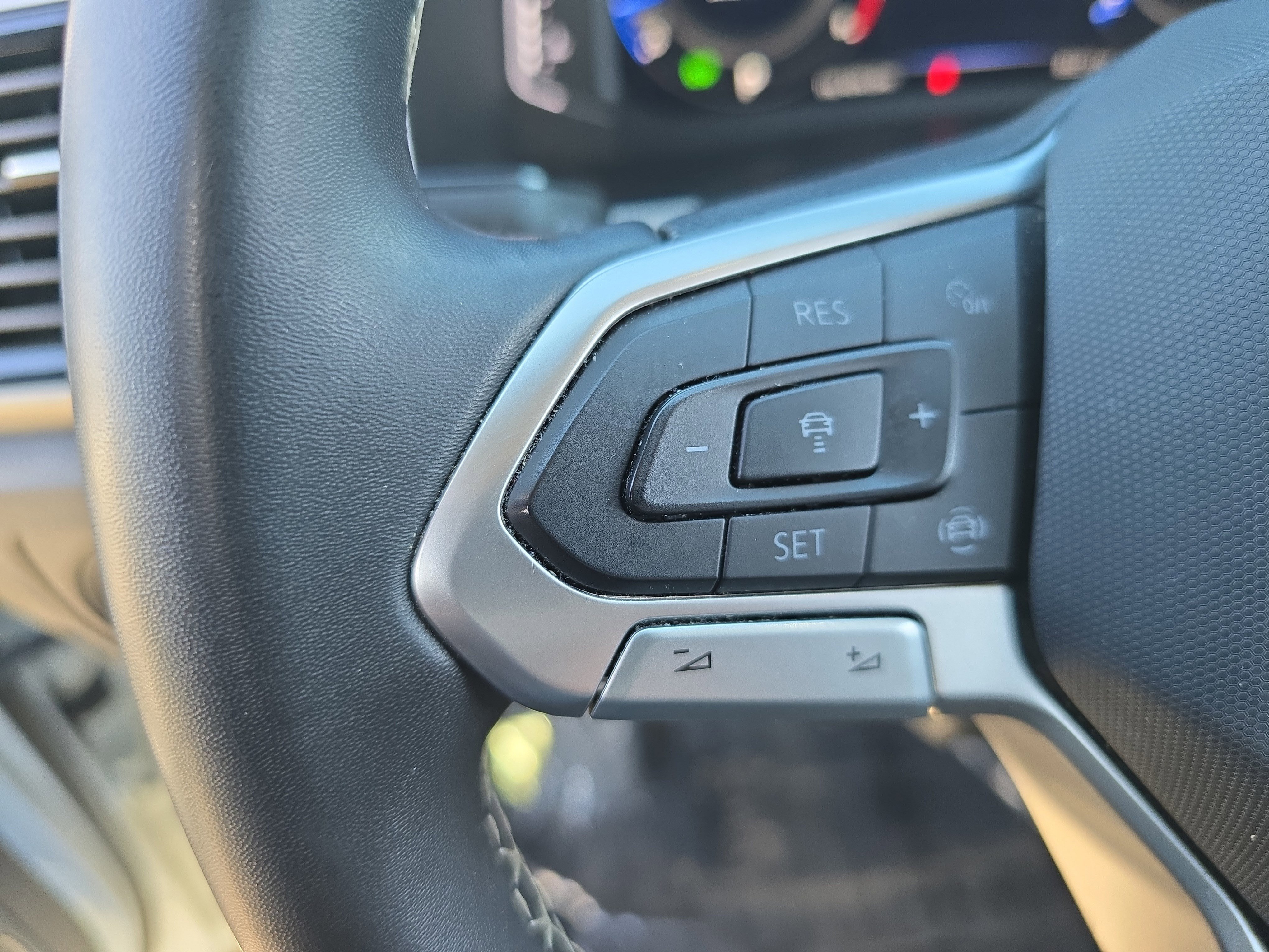 Used 2023 Volkswagen Atlas SE image 18