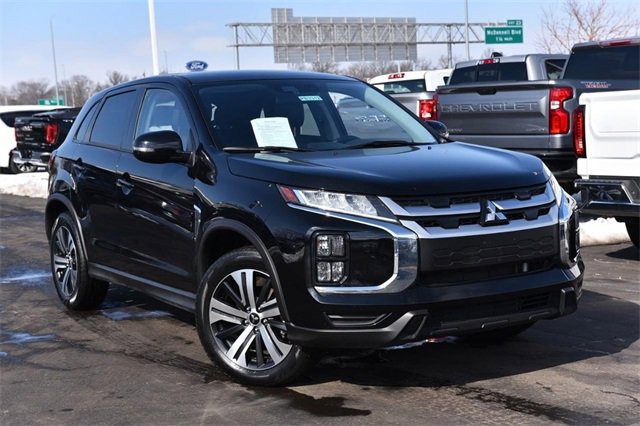 Used 2025 Mitsubishi Outlander Sport ES image 2