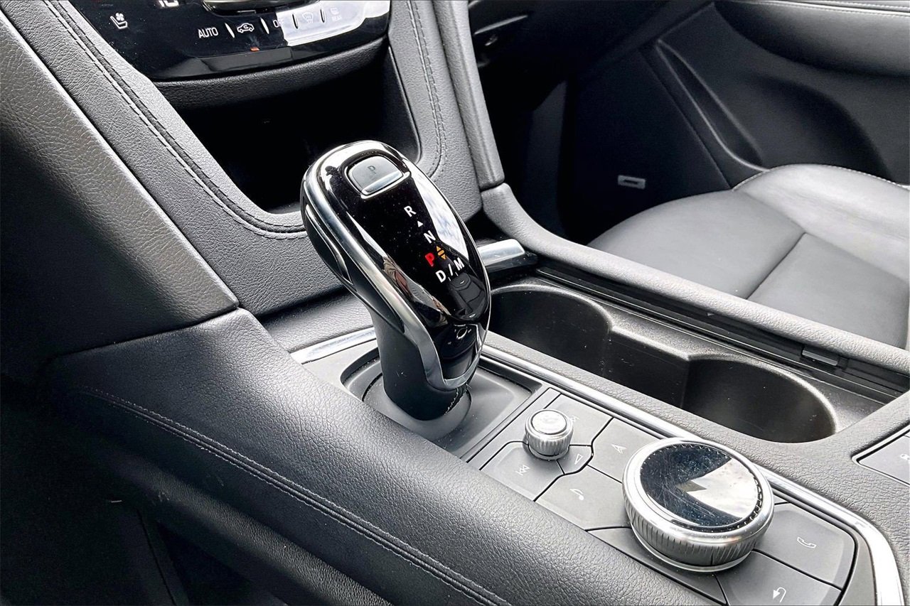 Used 2024 Cadillac XT6 Sport image 33