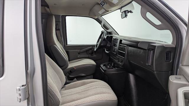 Used 2024 Chevrolet Express 2500 w/ Driver Convenience Package RWD image 18