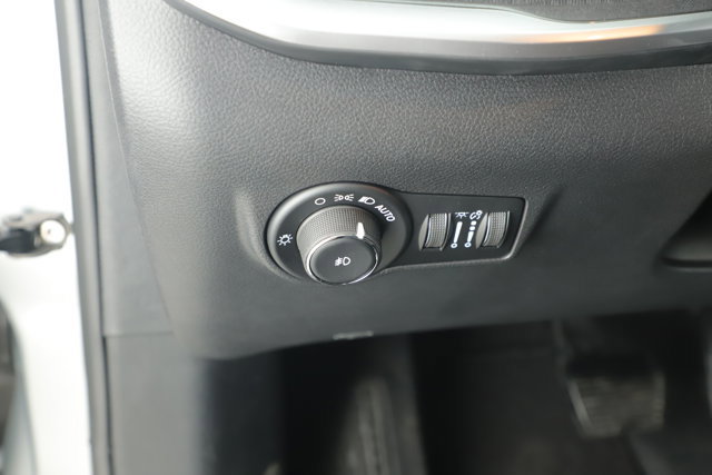 New 2026 Jeep Compass Latitude image 13