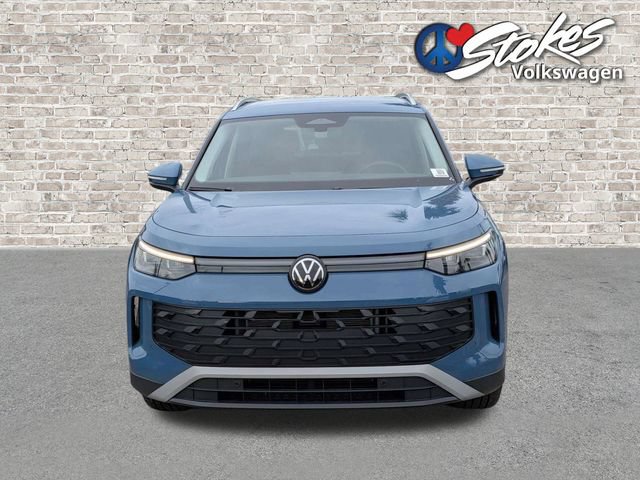 Used 2025 Volkswagen Tiguan SE FWD image 9