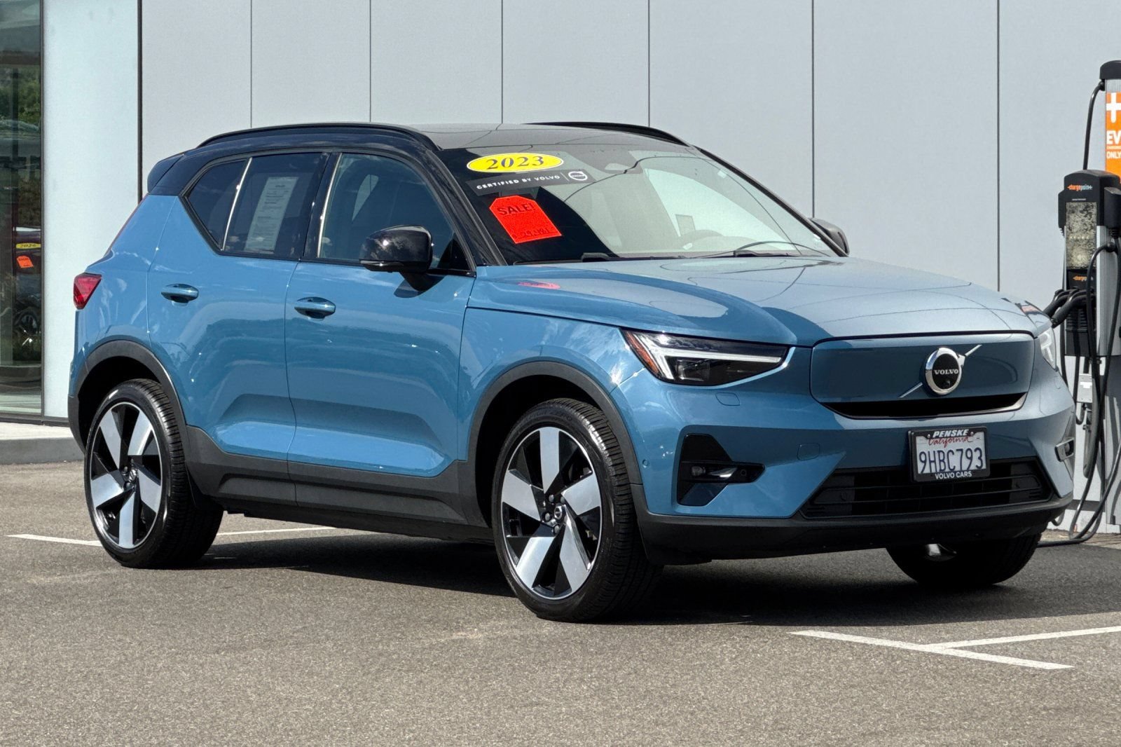 Used 2023 Volvo XC40 Recharge Ultimate AWD/4WD image 7
